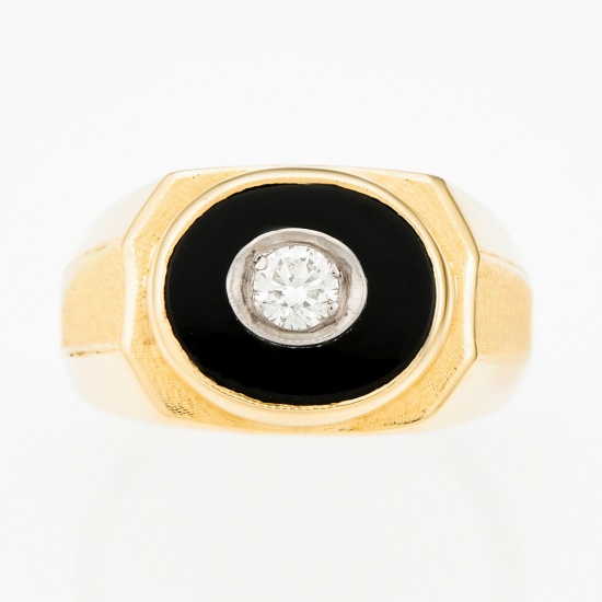 Кольцо печатка из комбинированного золота 750 пробы c 1 бриллиантом и 1 ониксом, Л43053526 за 149000