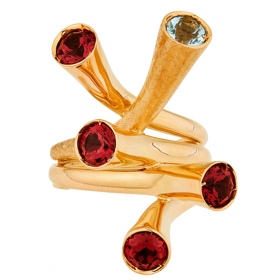 Кольцо из красного золота 750 пробы c 1 аквамарином и 4 гранатами, Л28088445 за 190000