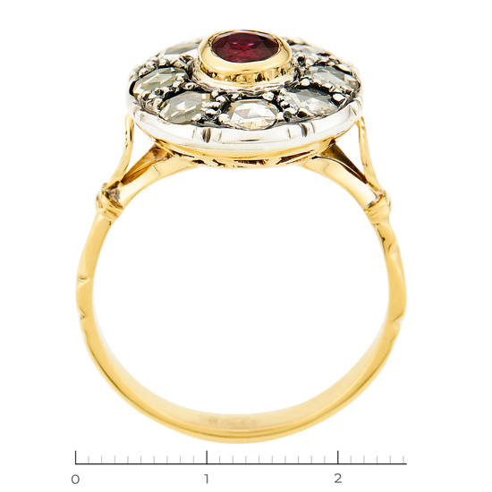 Кольцо из комбинированного золота 750 пробы c 8 бриллиантами и 1 рубином, Л28086317 за 105000
