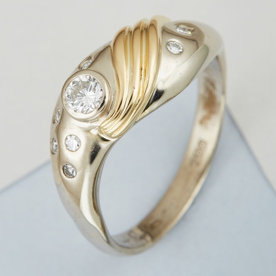 Кольцо из комбинированного золота 750 пробы c 8 бриллиантами, Л33070375 за 27600