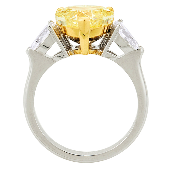 Кольцо из комбинированного золота 750 пробы c 3 бриллиантами, Л28087824 за 2350000